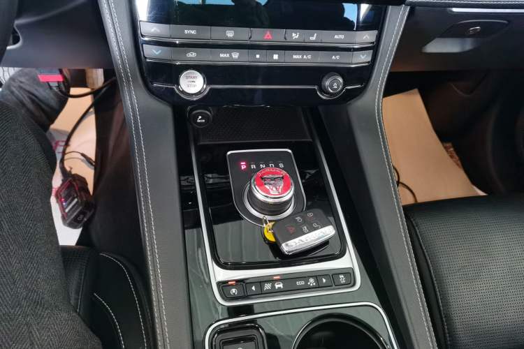 Used Jaguar F-PACE 2016 3.0 SC Four-Wheel Drive R-Sport Sport Edition Gear Lever