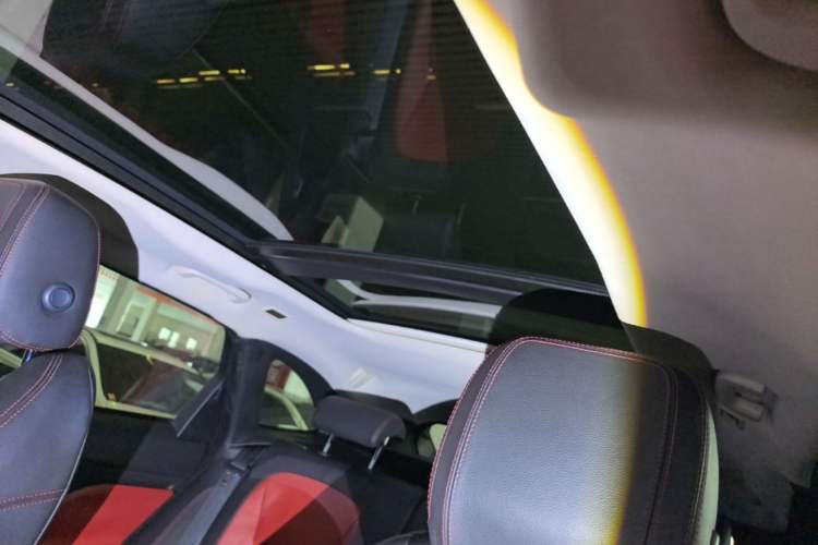 Used Jaguar F-PACE 2016 3.0 SC Four-Wheel Drive R-Sport Sport Edition Headliner