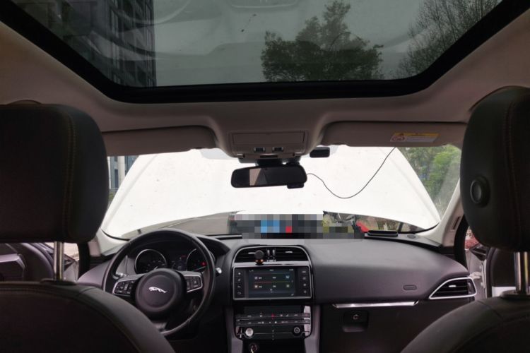 Used Jaguar F-PACE 2016 2.0T Two-Wheel Drive Urban Luxury Edition Headliner