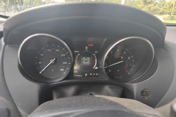 Used Jaguar F-PACE 2016 2.0T Two-Wheel Drive Urban Luxury Edition Instrument Cluster