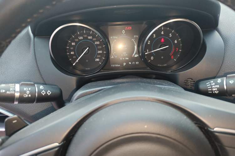 Used Jaguar F-PACE 2016 2.0T Two-Wheel Drive Urban Luxury Edition Instrument Cluster