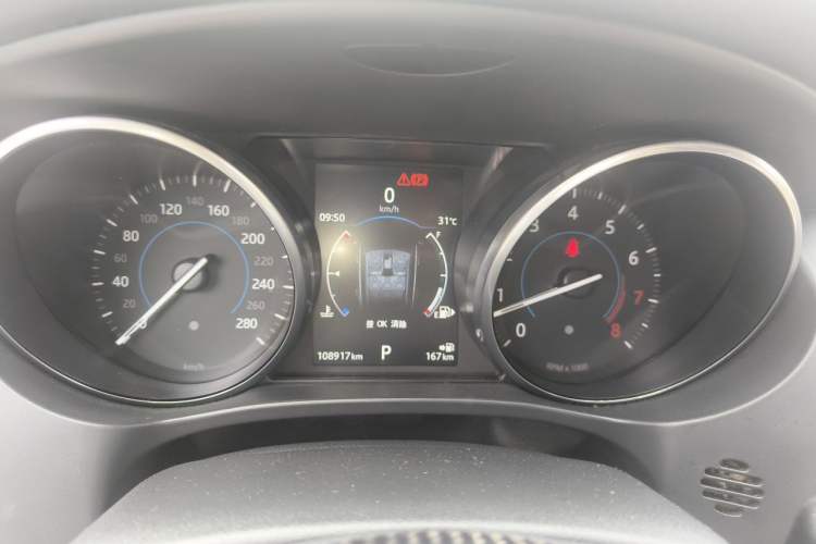 Used Jaguar F-PACE 2016 2.0T Two-Wheel Drive Urban Luxury Edition Instrument Cluster