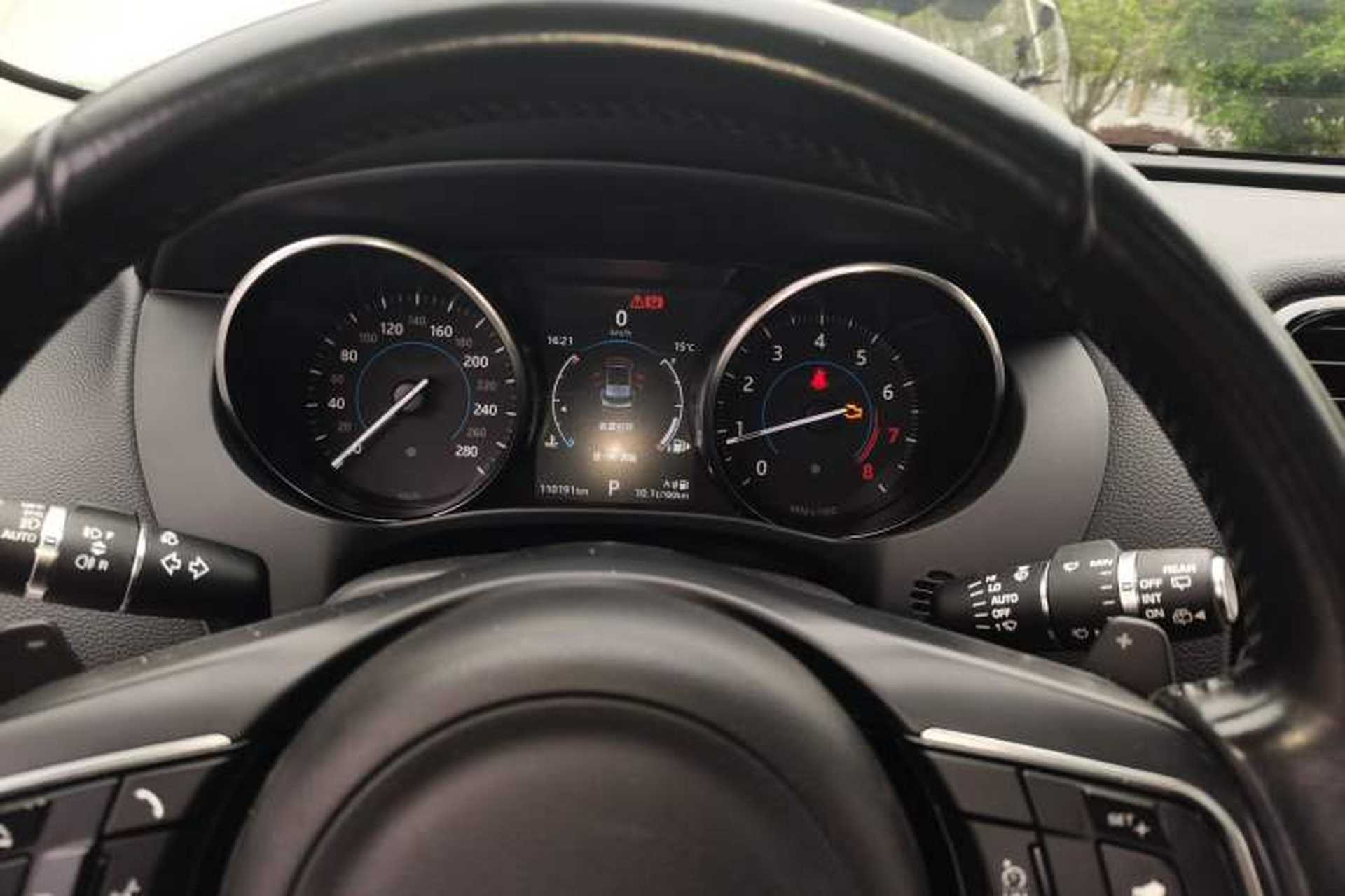 Used Jaguar F-PACE 2016 2.0T Two-Wheel Drive Urban Luxury Edition Instrument Cluster