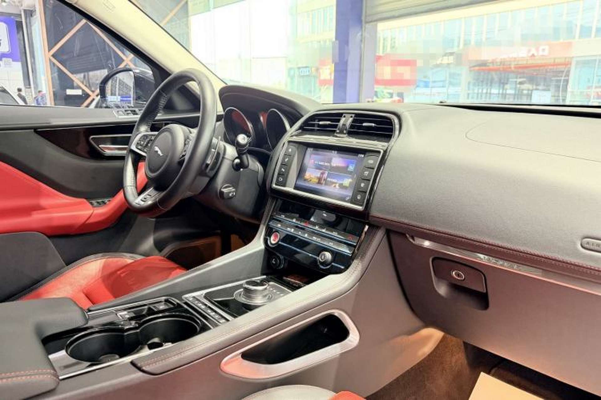 Used Jaguar F-PACE 2016 3.0 SC Four-Wheel Drive R-Sport Sport Edition Interior 1