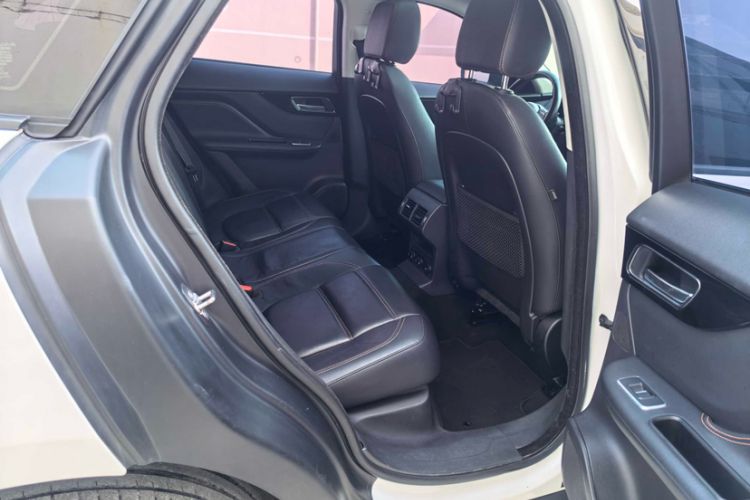 Used Jaguar F-PACE 2016 2.0T Two-Wheel Drive Urban Luxury Edition Interior 1
