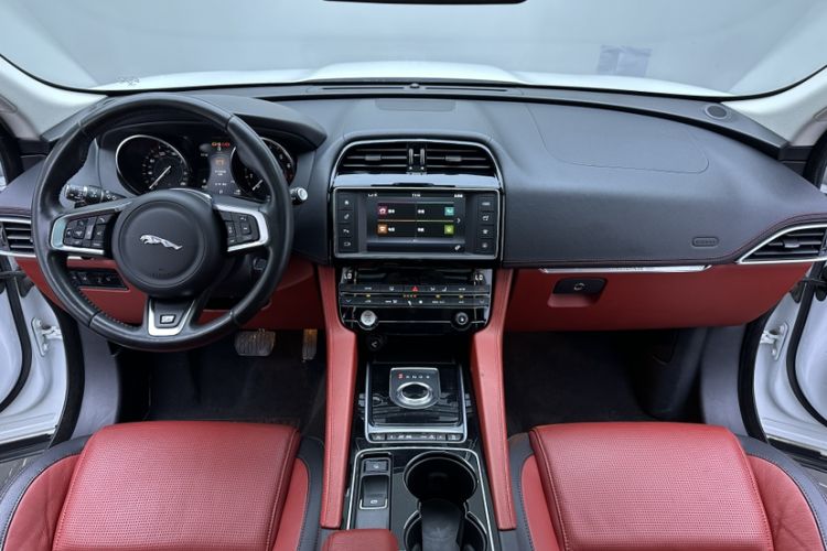 Used Jaguar F-PACE 2016 3.0 SC Four-Wheel Drive R-Sport Sport Edition Interior 2