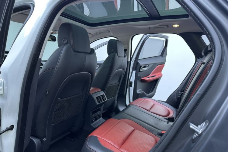 Used Jaguar F-PACE 2016 3.0 SC Four-Wheel Drive R-Sport Sport Edition Interior 4