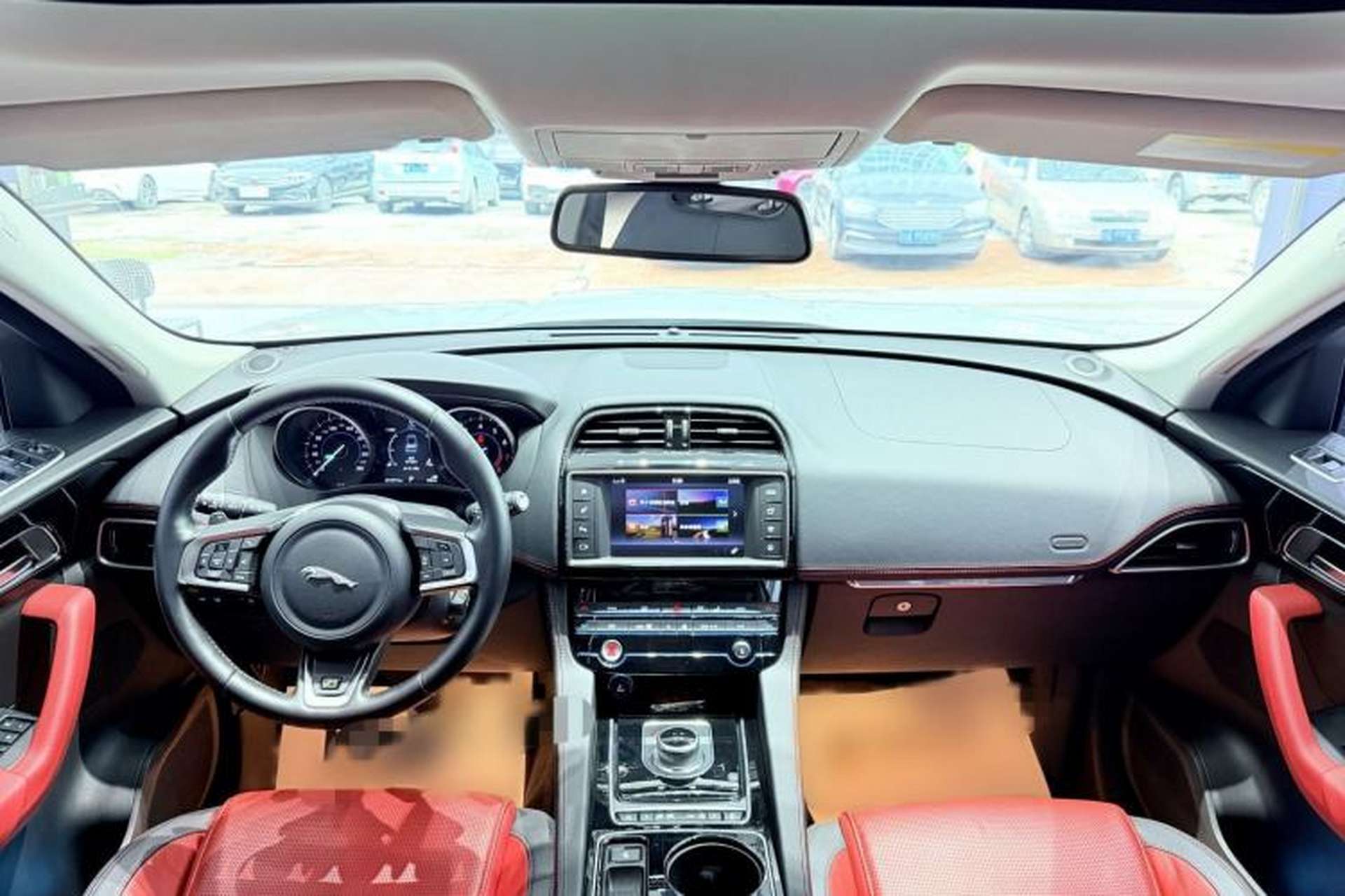 Used Jaguar F-PACE 2016 3.0 SC Four-Wheel Drive R-Sport Sport Edition Interior 5