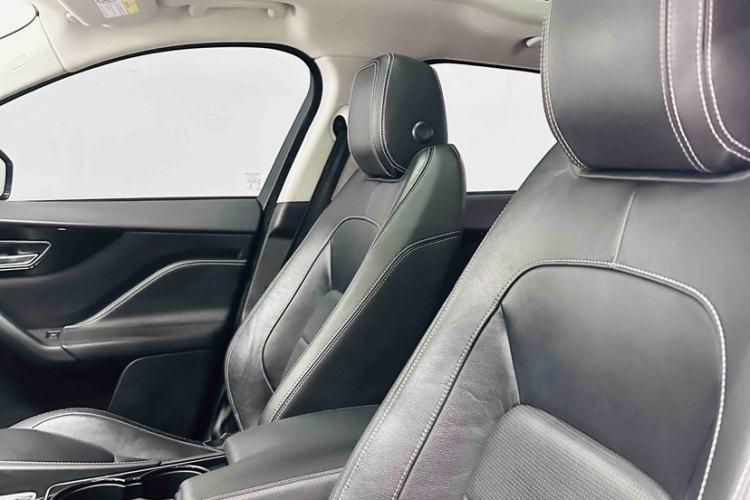 Used Jaguar F-PACE 2016 3.0 SC Four-Wheel Drive R-Sport Sport Edition Interior 6
