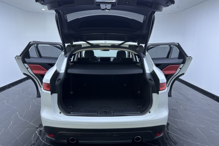 Used Jaguar F-PACE 2016 3.0 SC Four-Wheel Drive R-Sport Sport Edition Interior 9