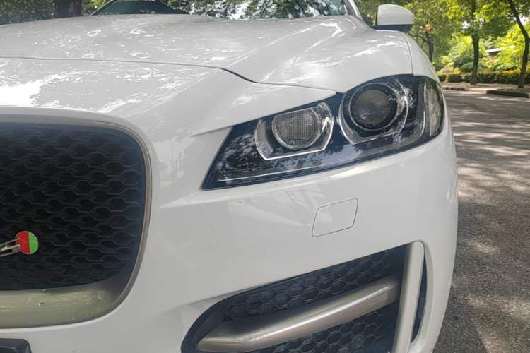 Used Jaguar F-PACE 2016 3.0 SC Four-Wheel Drive R-Sport Sport Edition Left Front Headlight