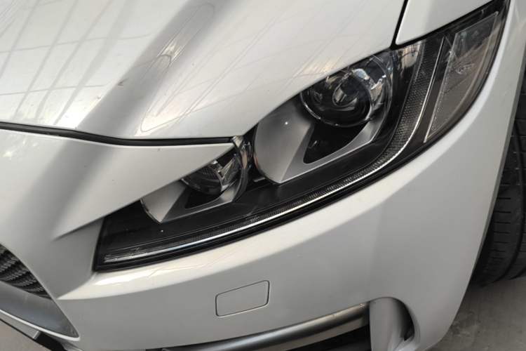 Used Jaguar F-PACE 2016 3.0 SC Four-Wheel Drive R-Sport Sport Edition Left Front Headlight