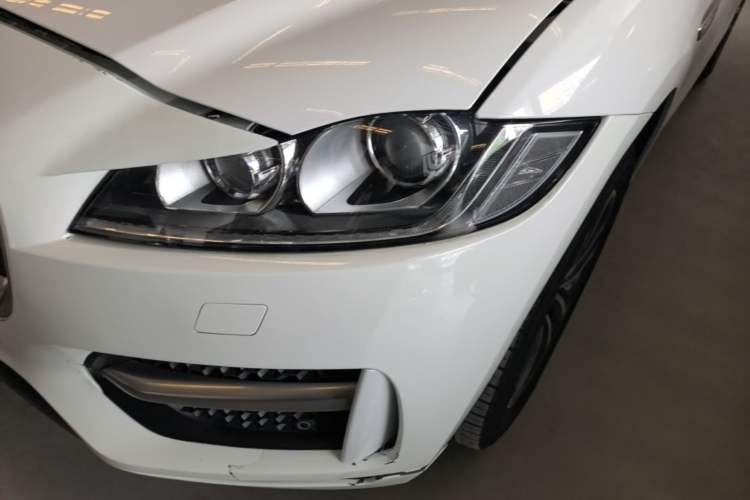 Used Jaguar F-PACE 2016 3.0 SC Four-Wheel Drive R-Sport Sport Edition Left Front Headlight