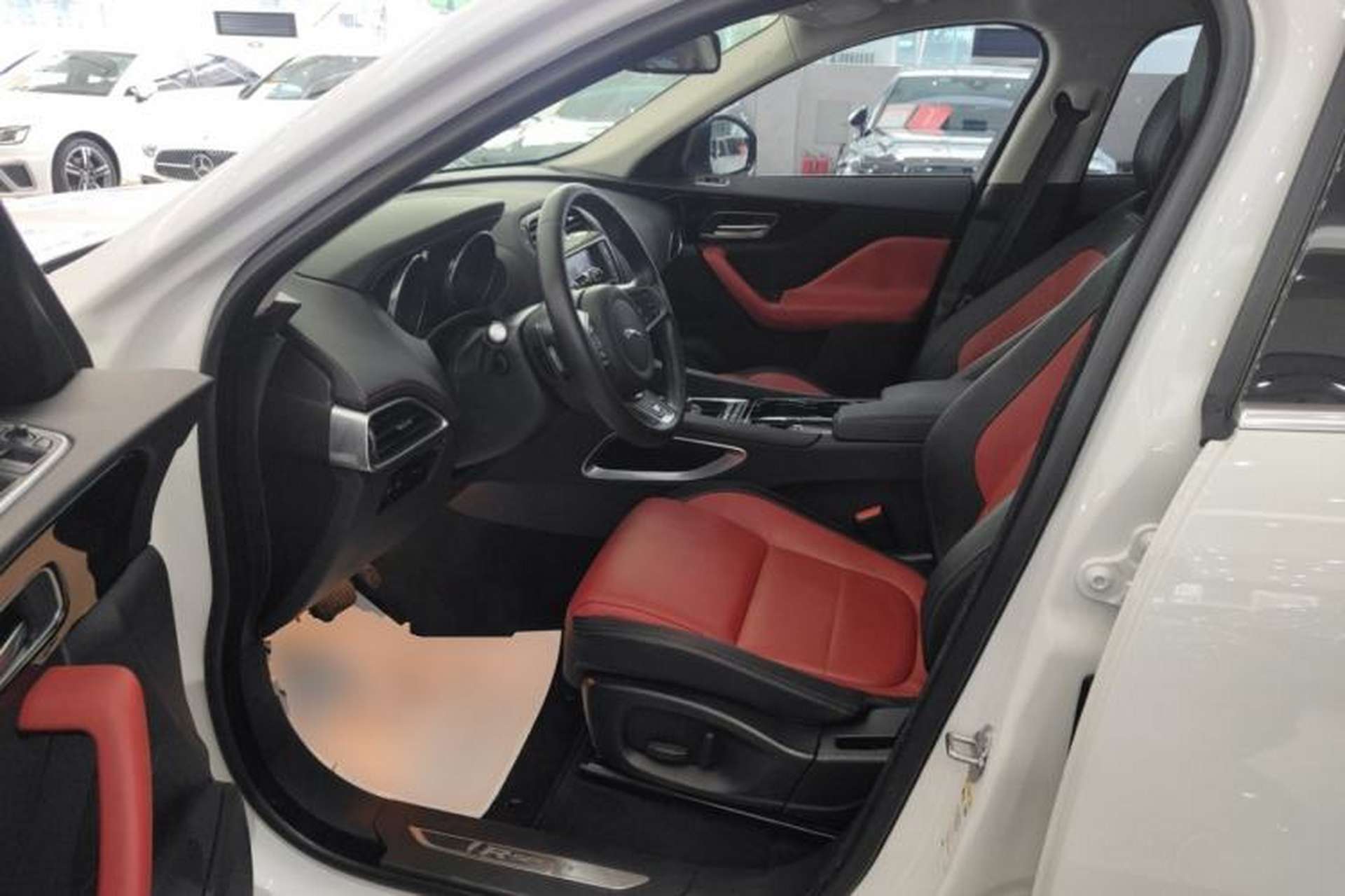 Used Jaguar F-PACE 2016 3.0 SC Four-Wheel Drive R-Sport Sport Edition Left Front Seat