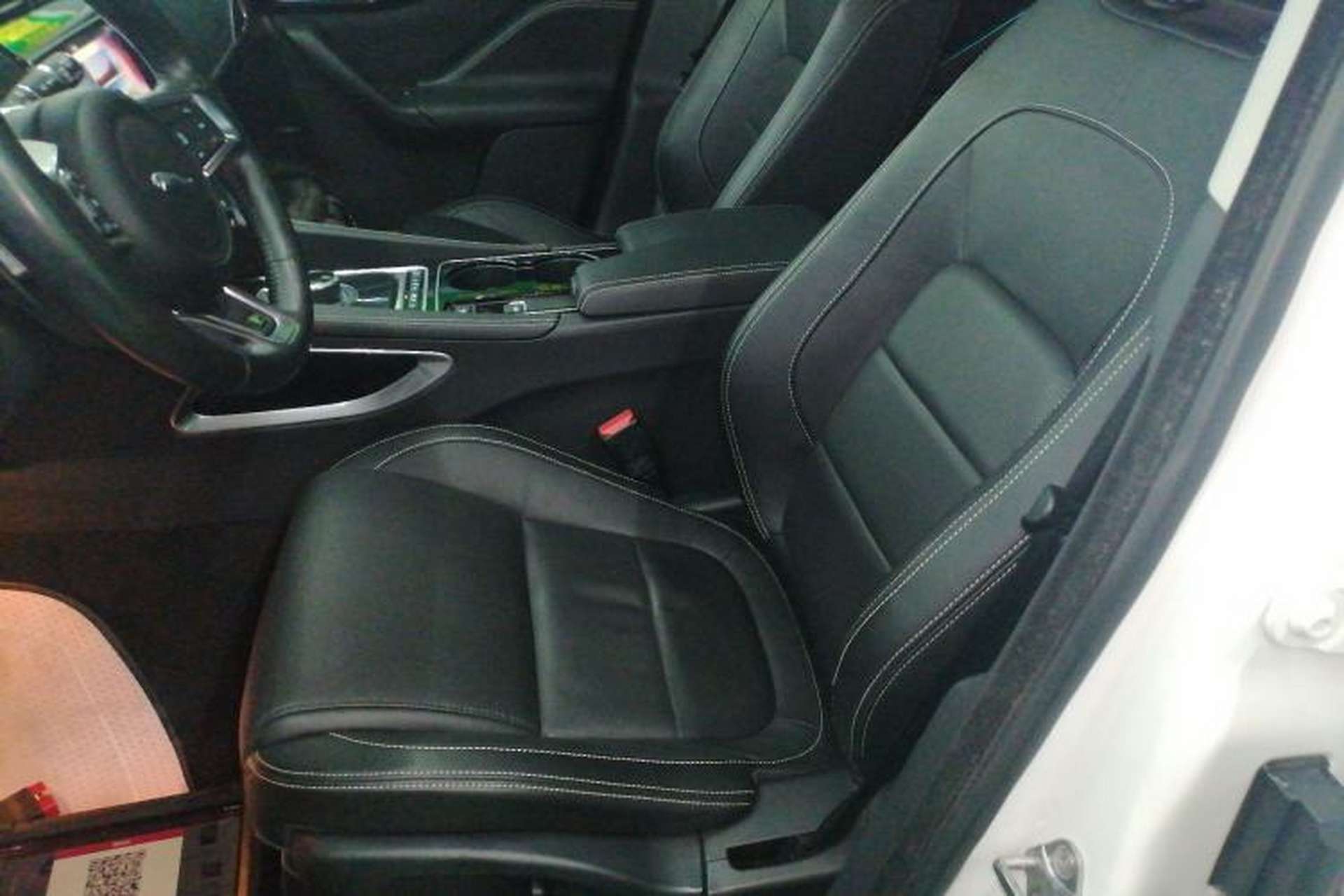 Used Jaguar F-PACE 2016 2.0T Two-Wheel-Drive R-Sport Sport Edition Left Front Seat