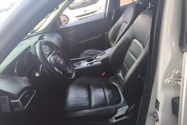 Used Jaguar F-PACE 2016 2.0T Two-Wheel-Drive R-Sport Sport Edition Left Front Seat
