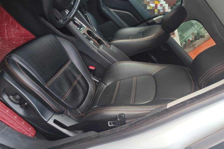Used Jaguar F-PACE 2016 2.0T Two-Wheel Drive Urban Luxury Edition Left Front Seat