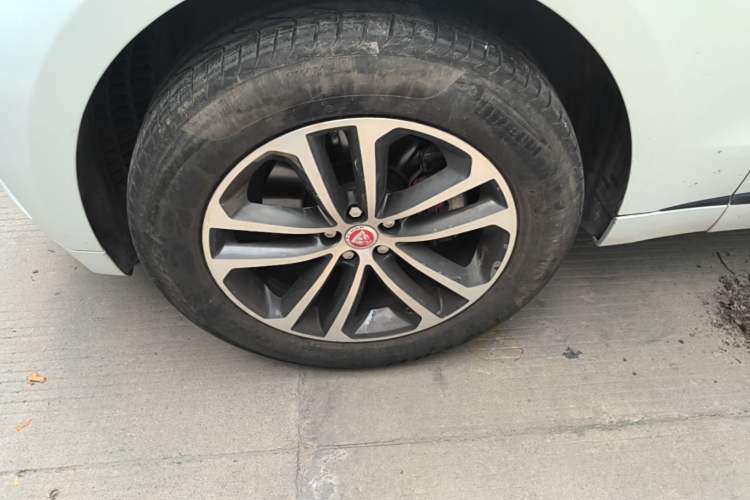 Used Jaguar F-PACE 2016 3.0 SC Four-Wheel Drive R-Sport Sport Edition Left Front Wheel Hub