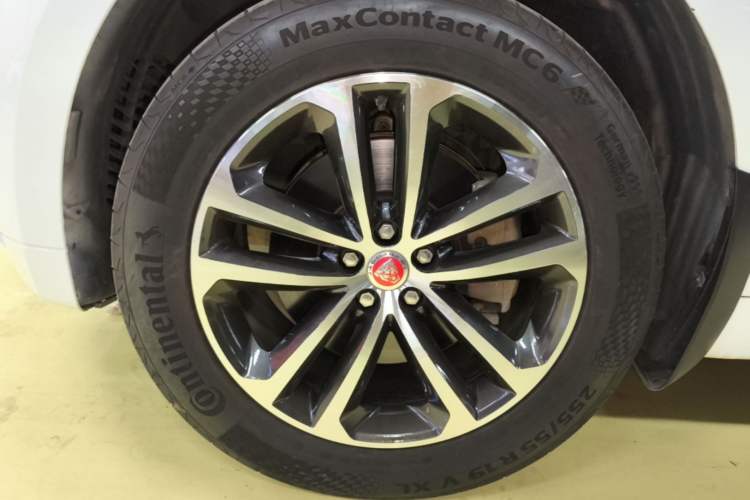 Used Jaguar F-PACE 2016 3.0 SC Four-Wheel Drive R-Sport Sport Edition Left Front Wheel Hub