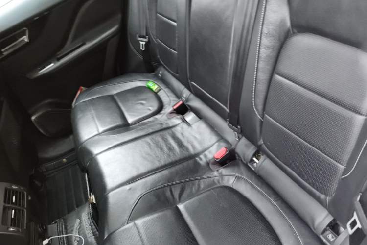 Used Jaguar F-PACE 2016 3.0 SC Four-Wheel Drive R-Sport Sport Edition Left Rear Seat