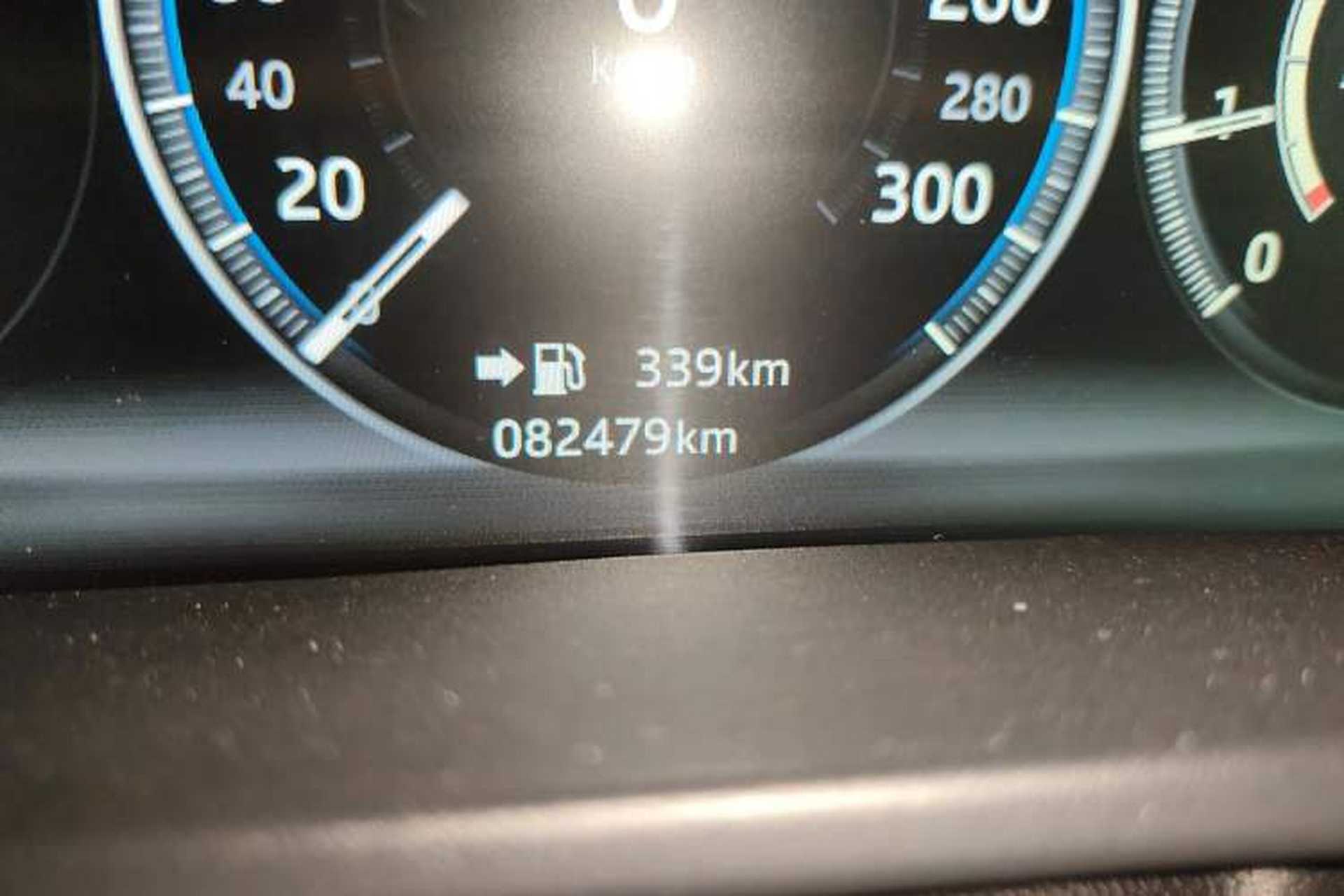 Used Jaguar F-PACE 2016 2.0T Two-Wheel Drive Urban Luxury Edition Odometer Close Up