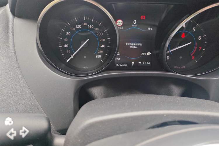 Used Jaguar F-PACE 2016 3.0 SC Four-Wheel Drive R-Sport Sport Edition Odometer Close Up