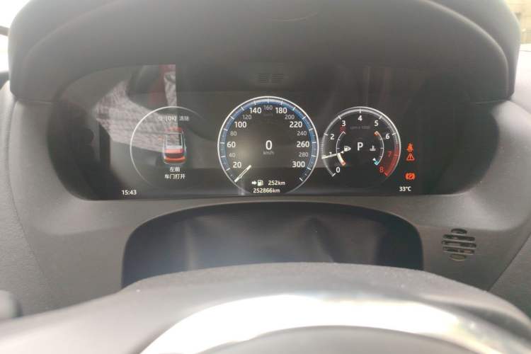 Used Jaguar F-PACE 2016 2.0T Two-Wheel-Drive R-Sport Sport Edition Odometer Close Up