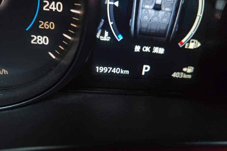 Used Jaguar F-PACE 2016 2.0T Two-Wheel Drive Urban Luxury Edition Odometer Close Up