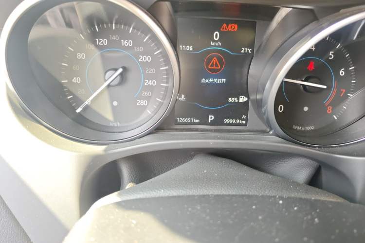 Used Jaguar F-PACE 2016 3.0 SC Four-Wheel Drive R-Sport Sport Edition Odometer Close Up