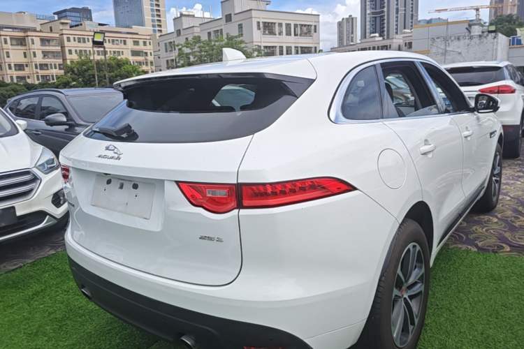 Used Jaguar F-PACE 2016 2.0T Two-Wheel-Drive R-Sport Sport Edition Rear Right 45 Deg