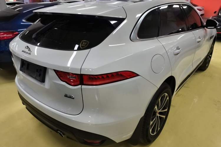 Used Jaguar F-PACE 2016 3.0 SC Four-Wheel Drive R-Sport Sport Edition Rear Right 45 Deg