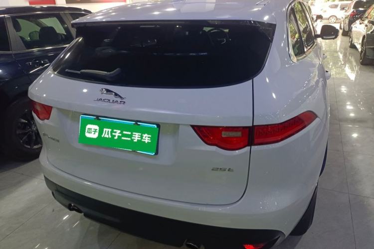 Used Jaguar F-PACE 2016 2.0T Two-Wheel-Drive R-Sport Sport Edition Rear