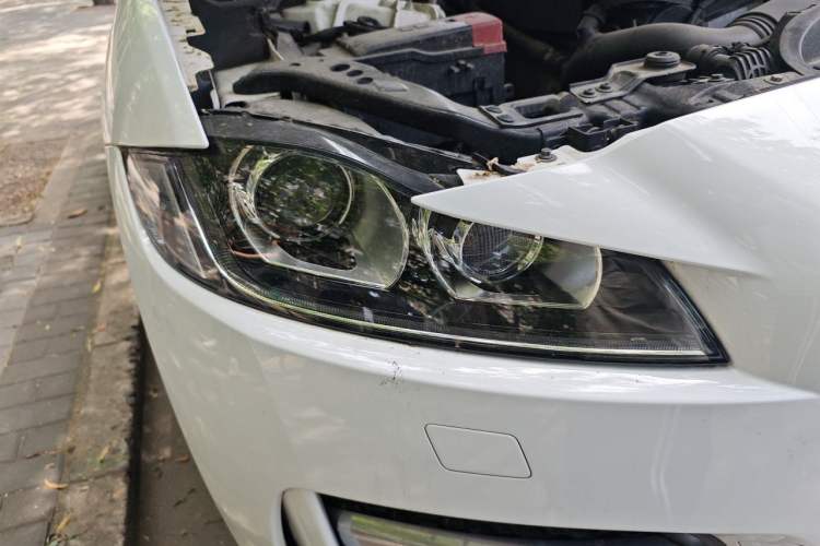 Used Jaguar F-PACE 2016 2.0T Two-Wheel-Drive R-Sport Sport Edition Right Front Headlight