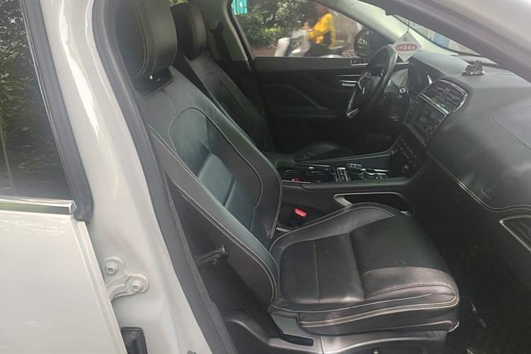 Used Jaguar F-PACE 2016 3.0 SC Four-Wheel Drive R-Sport Sport Edition Right Front Seat