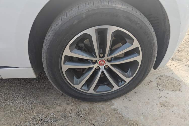 Used Jaguar F-PACE 2016 3.0 SC Four-Wheel Drive R-Sport Sport Edition Right Front Wheel Hub