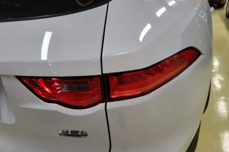 Used Jaguar F-PACE 2016 3.0 SC Four-Wheel Drive R-Sport Sport Edition Right Rear Taillight
