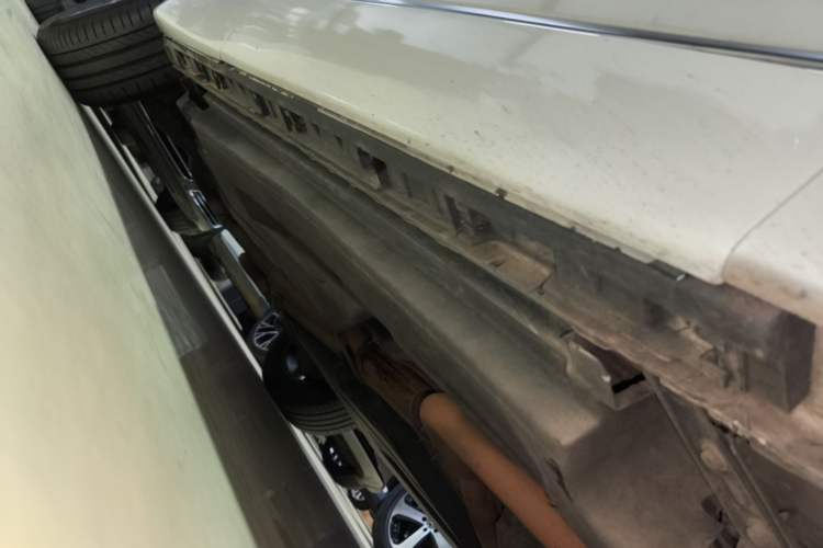 Used Jaguar F-PACE 2016 3.0 SC Four-Wheel Drive R-Sport Sport Edition Right Side Sill