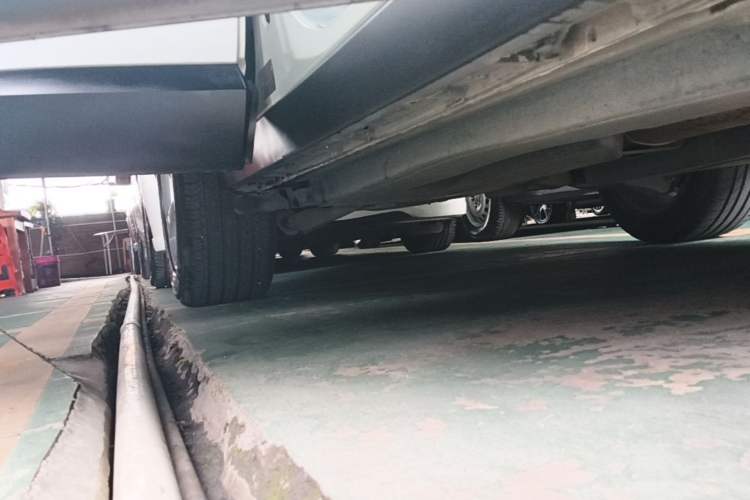 Used Jaguar F-PACE 2016 2.0T Two-Wheel Drive Urban Luxury Edition Right Side Sill