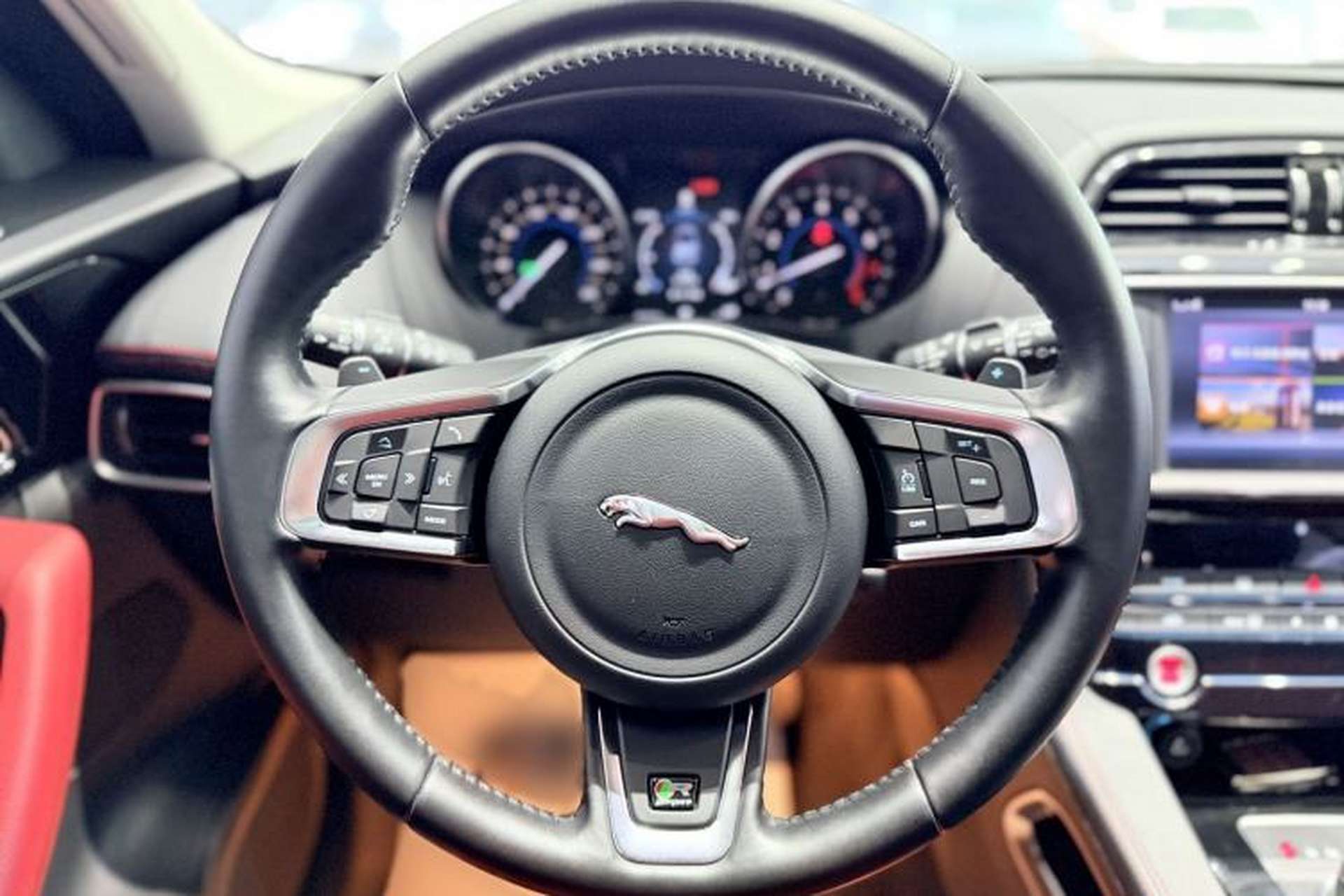 Used Jaguar F-PACE 2016 3.0 SC Four-Wheel Drive R-Sport Sport Edition Steering Wheel