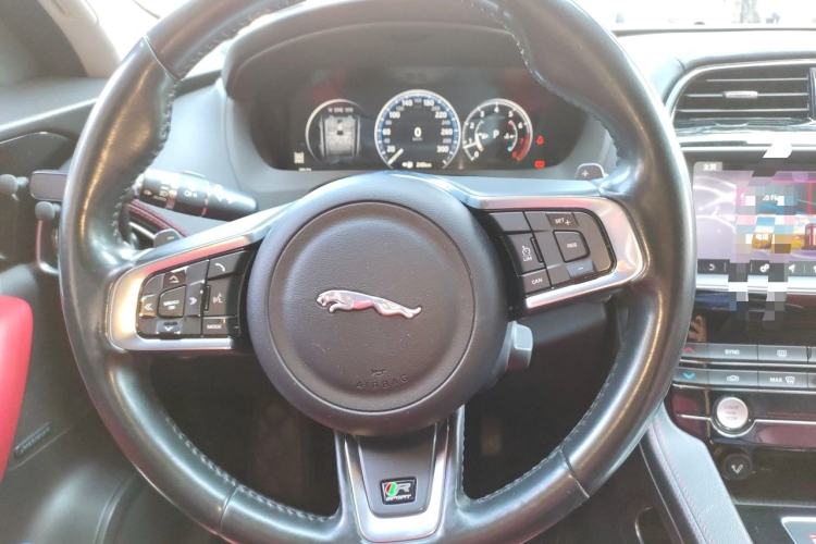Used Jaguar F-PACE 2016 2.0T Two-Wheel-Drive R-Sport Sport Edition Steering Wheel