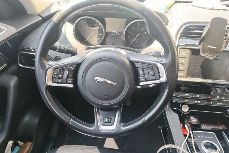 Used Jaguar F-PACE 2016 3.0 SC Four-Wheel Drive R-Sport Sport Edition Steering Wheel