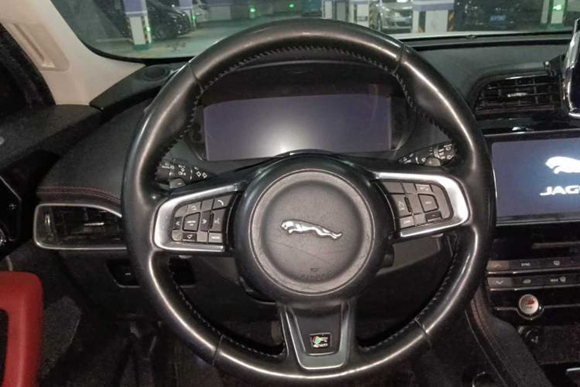 Used Jaguar F-PACE 2016 2.0T Two-Wheel-Drive R-Sport Sport Edition Steering Wheel