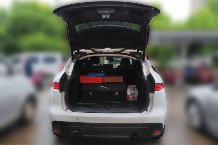 Used Jaguar F-PACE 2016 3.0 SC Four-Wheel Drive R-Sport Sport Edition Trunk