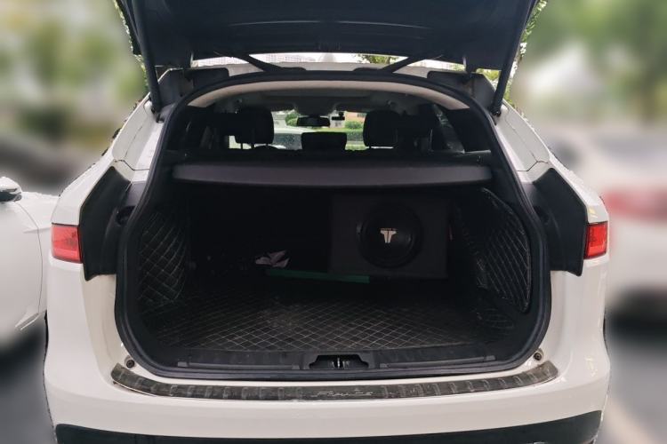Used Jaguar F-PACE 2016 2.0T Two-Wheel Drive Urban Luxury Edition Trunk
