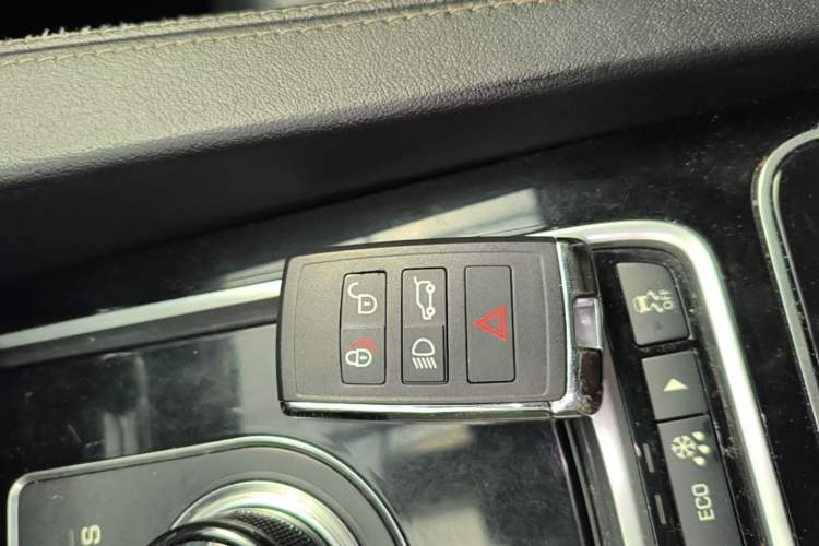 Used Jaguar F-PACE 2016 3.0 SC Four-Wheel Drive R-Sport Sport Edition Vehicle Key