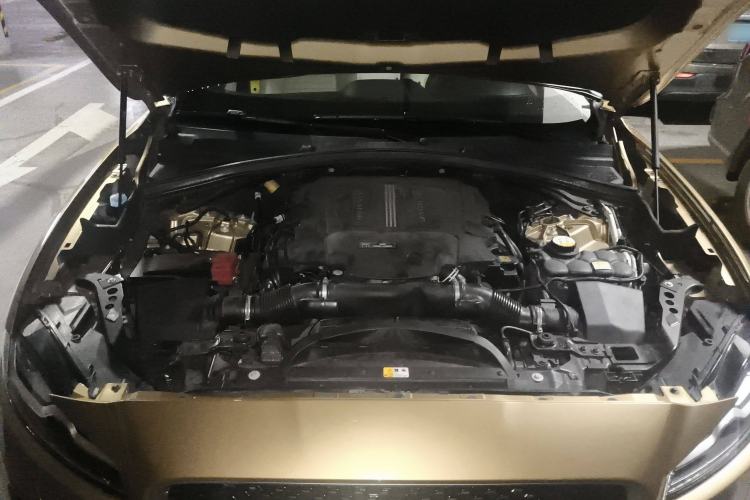 Used Jaguar F-PACE 2016 3.0 SC Four-Wheel Drive S High-Performance First-Edition Limited Model Engine Bay