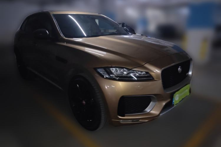 Used Jaguar F-PACE 2016 3.0 SC Four-Wheel Drive S High-Performance First-Edition Limited Model Front Right 45 Deg
