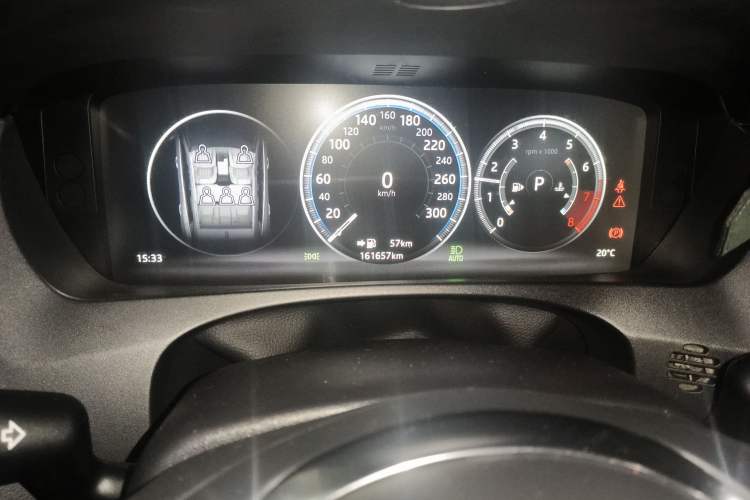 Used Jaguar F-PACE 2016 3.0 SC Four-Wheel Drive S High-Performance First-Edition Limited Model Odometer Close Up
