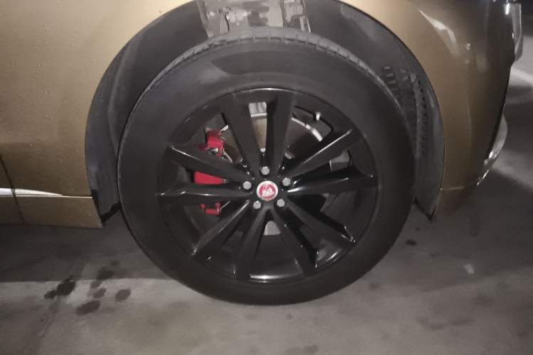 Used Jaguar F-PACE 2016 3.0 SC Four-Wheel Drive S High-Performance First-Edition Limited Model Right Front Wheel Hub