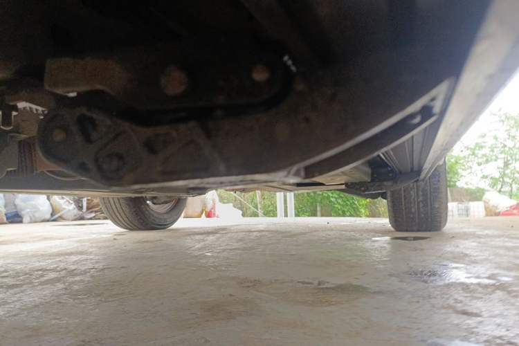 Used Jaguar F-PACE  Chassis Front Left
